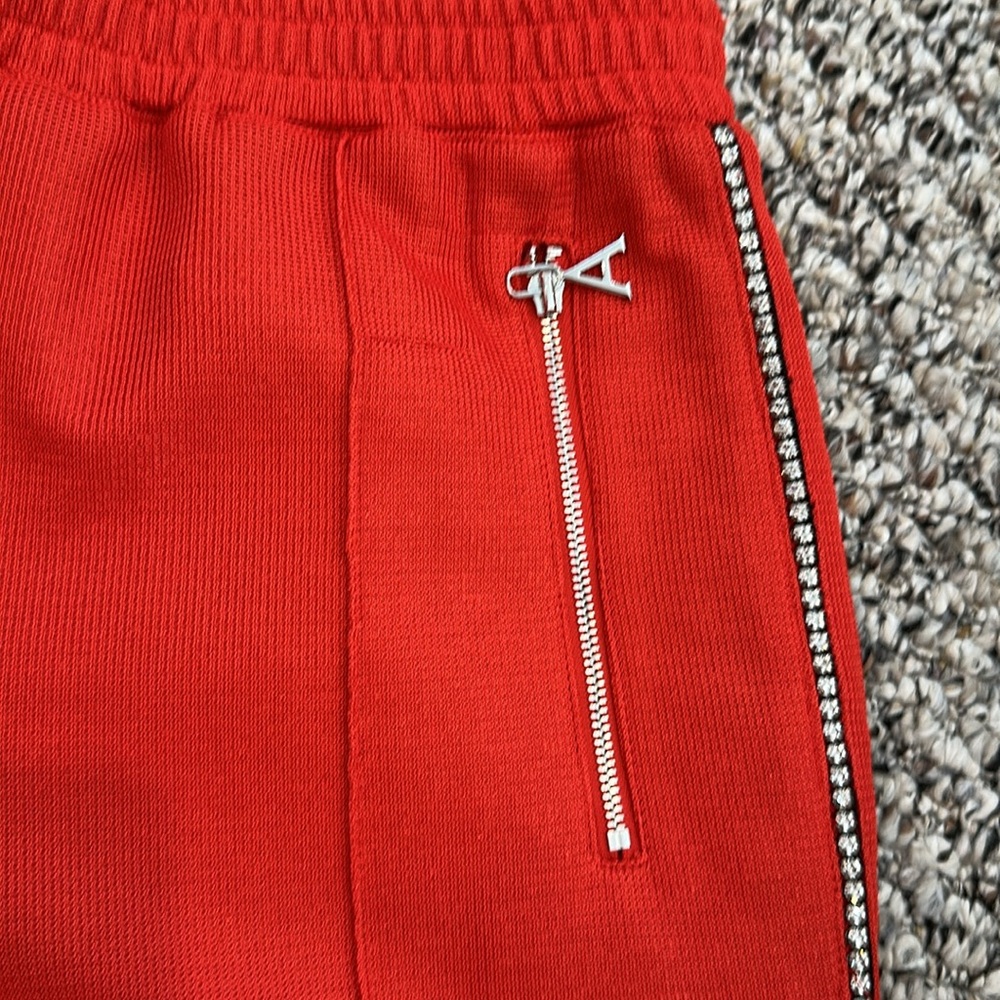 Area red pants - Picture 2 of 4